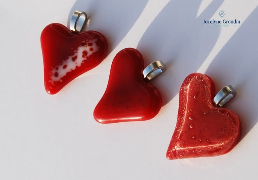 https://4955culturel.com/api/artwork/file/coeurs-rouges-arts-vitrail-1473-1485-1486-5-887x621jpg